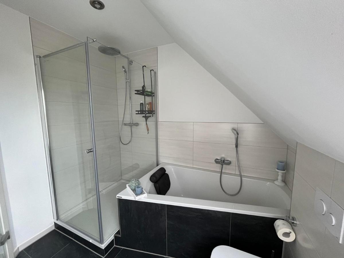 105 QM neues klimatisiertes Appartment für Familien Chemnitz Exterior foto